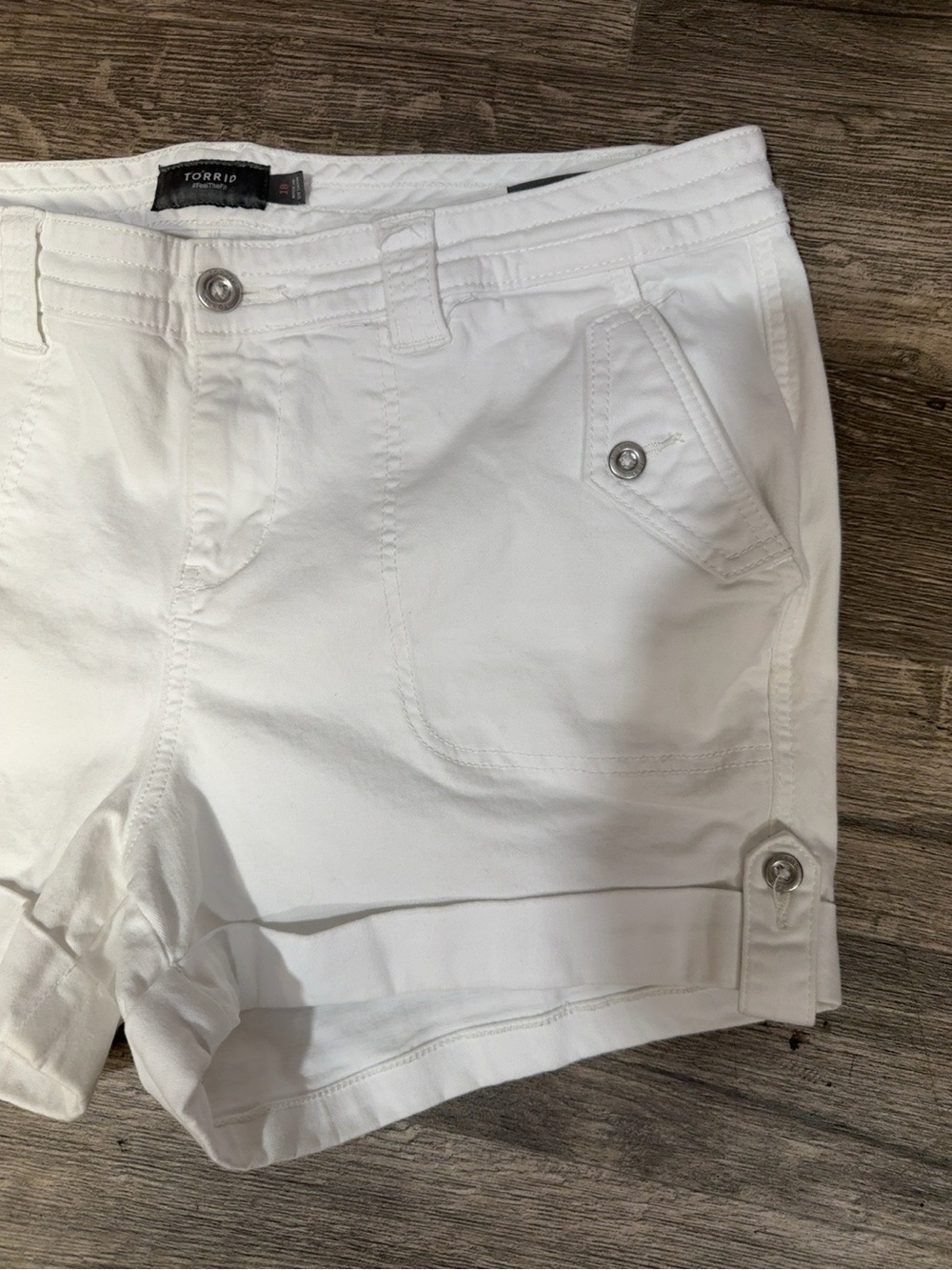 Torrid White Plus Size Shorts Size 18 | Stretch Summer Beach Casual Shorts - Picture 3 of 8